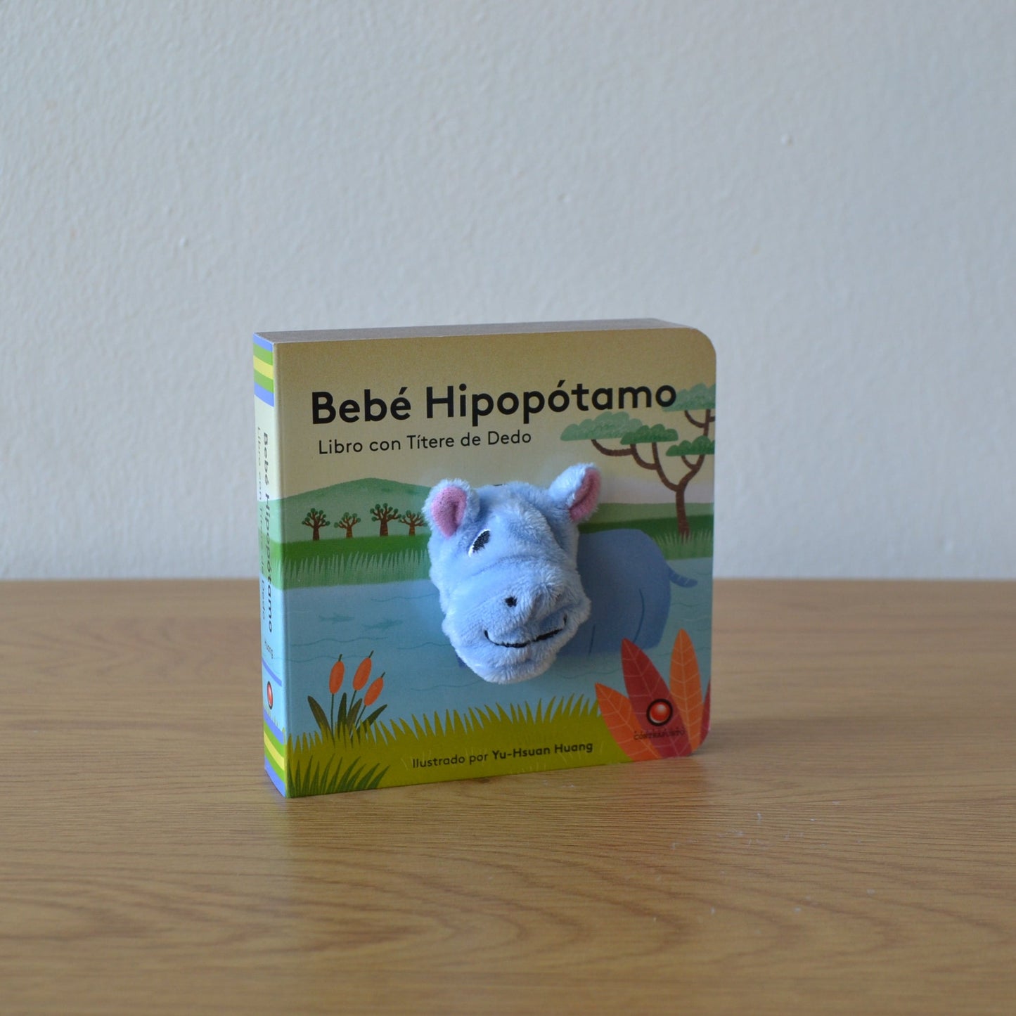 Libro con títere de dedo. Bebé hipopótamo